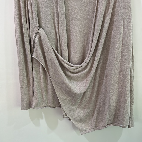 Abercrombie and Fitch Zip Up - Picture 4 of 8